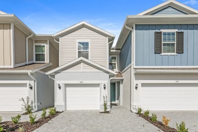 012 photo front view 14741336