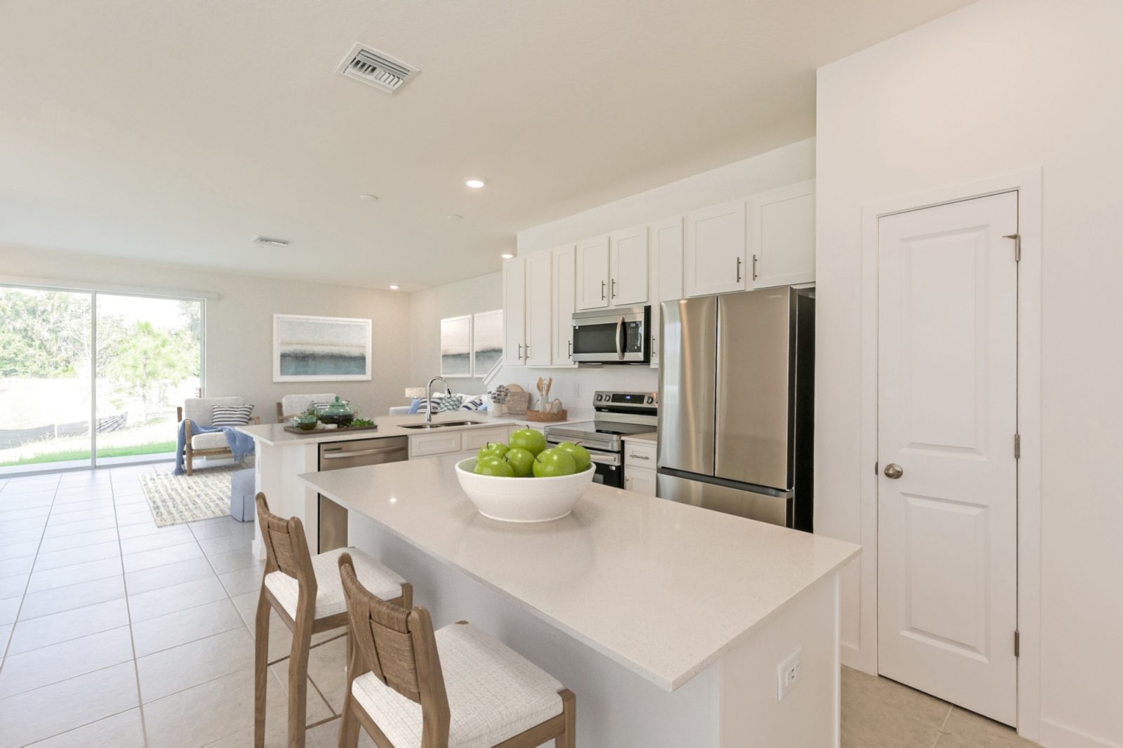 001 013 photo vs kitchen 14758013