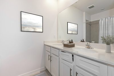 004 025 photo vs bathroom 14758019