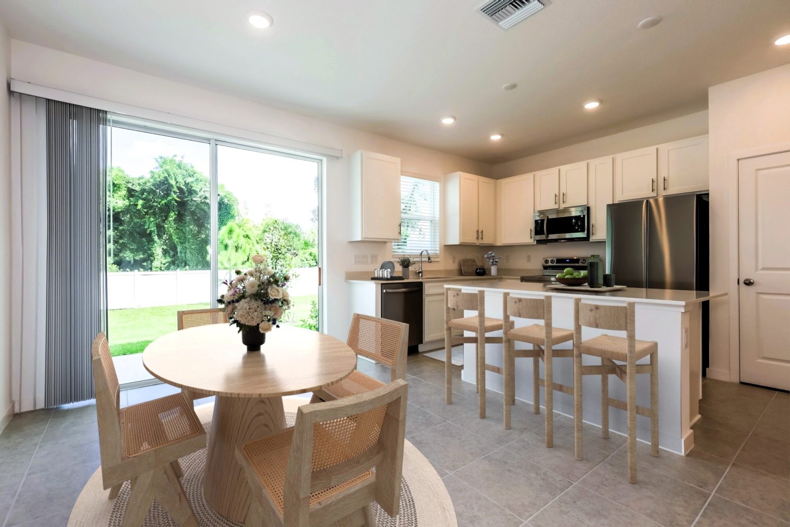 001 photo vs dining room 14755499