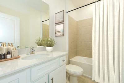 004 photo vs bathroom 14755489