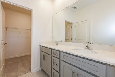 010 photo main bathroom 14741340