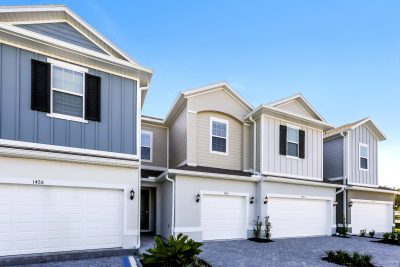 012 photo front view 14740911