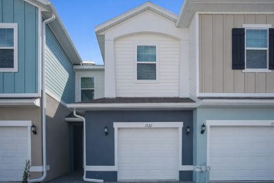 014 Front View 15208940