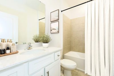 004 photo vs bathroom 14755489