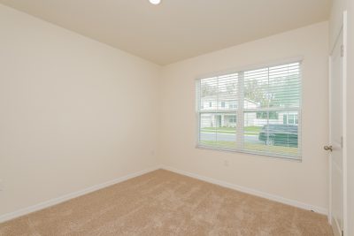 010 photo bedroom 10370038