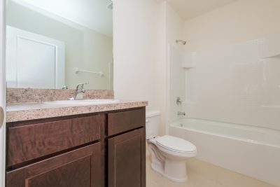 013 photo bathroom 10370039
