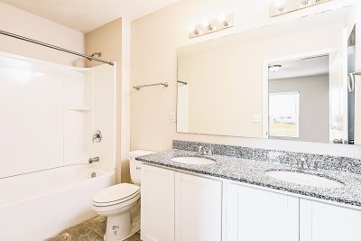 010 photo Main Bathroom 6d8776c8 9383 49fb 83b3 fe4328081d43