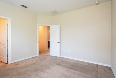 010-008 photo main bedroom 13160110