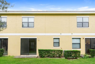 015 photo rear view 14936751