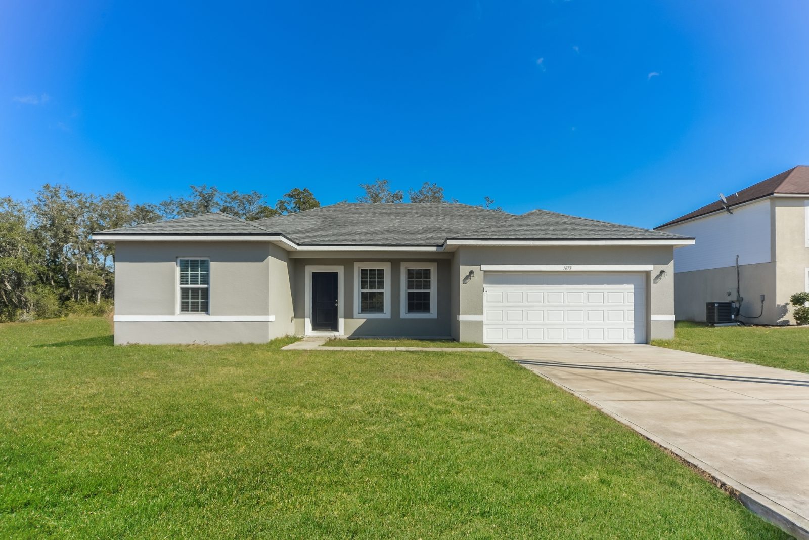 000 photo front view 15149440