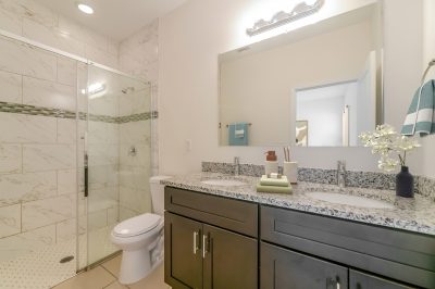 005 photo vs main bathroom 15154960