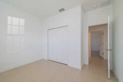011 photo bedroom 10140688