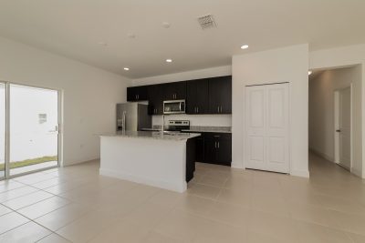 004 photo dining room 10410011