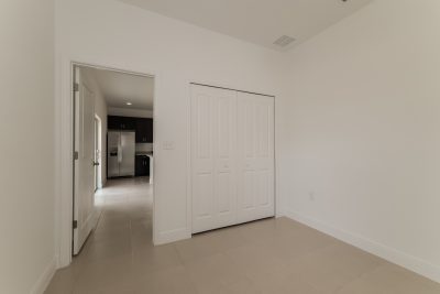 010 photo bedroom 10410016