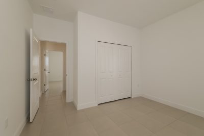 011 photo bedroom 10410017