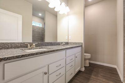 009 Main Bathroom ET51207