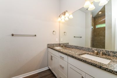 009 photo main bathroom 13973468