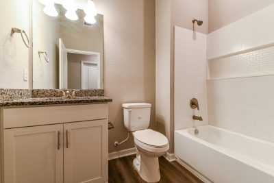 013 photo bathroom 13973472