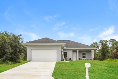 000 Front View 12980756