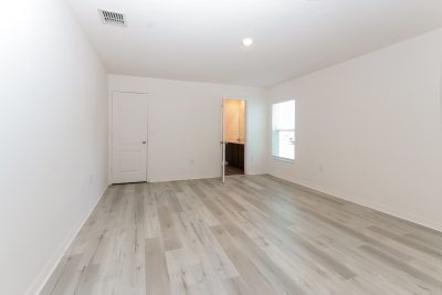 003 photo Main Bedroom 7d967d73 1c59 404b 8718 fda5ef754e0e
