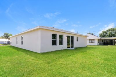 013 photo rear view 12575585