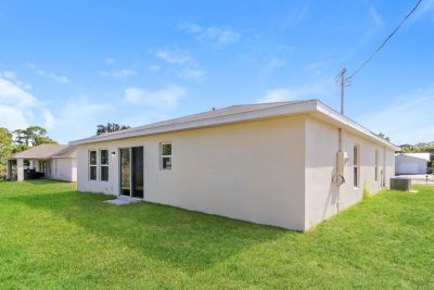 014 photo rear view 12575586