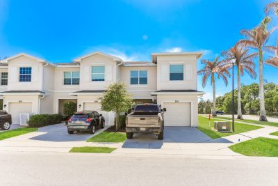 000 photo front view 15269785