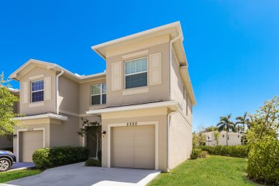 000 photo front view 14379943