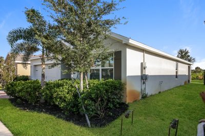 019 Front View ET11052