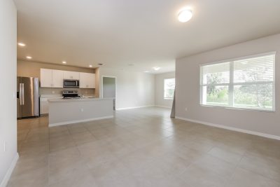 003 Living Room ET11052