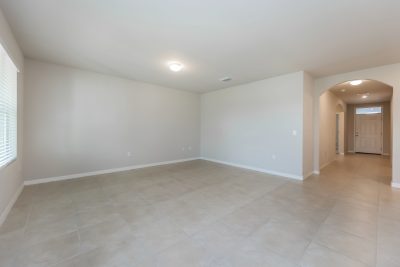 004 Living Room ET11052