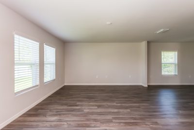 002 Living Room ET41178