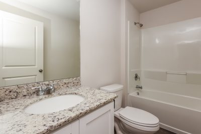 014 Bathroom ET41178