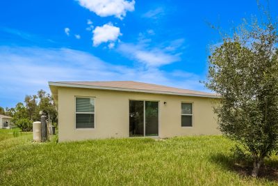 015 photo rear view 15558492