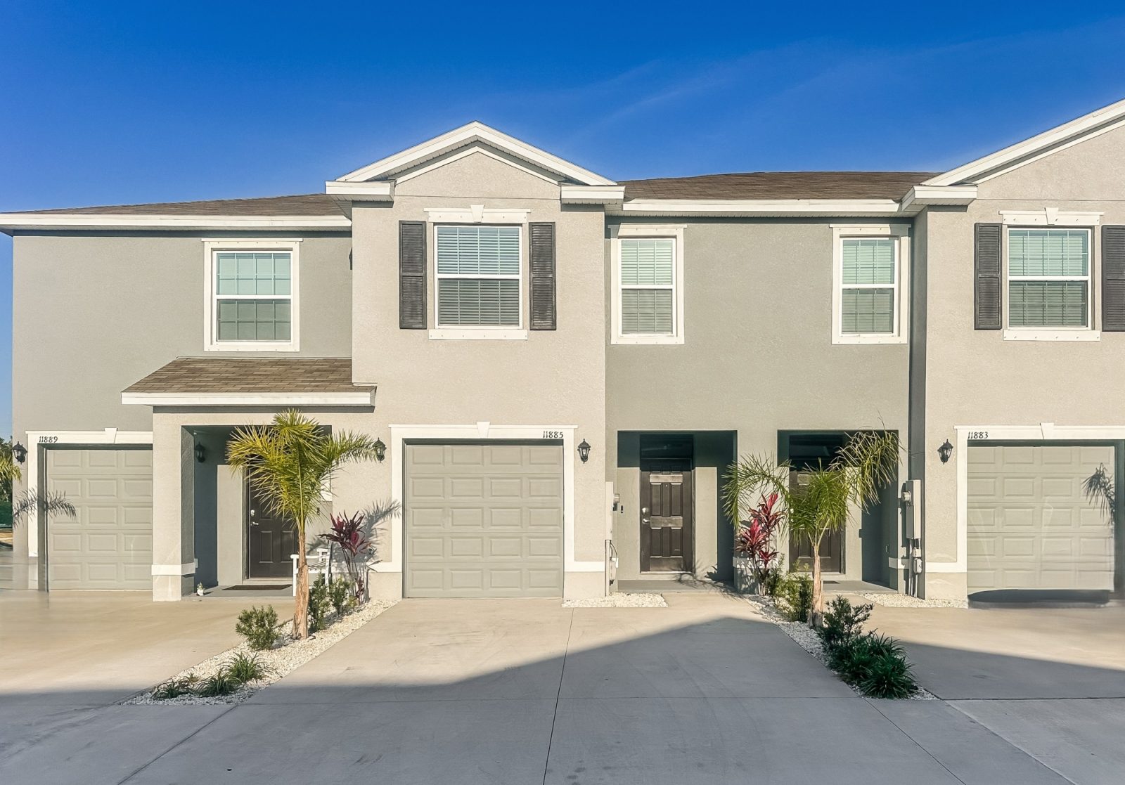 000 001 Front View EOH00002