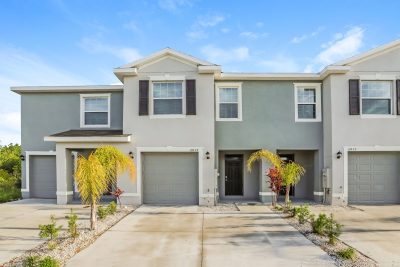 000 front view 13671330