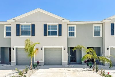 014 Front View 13673566