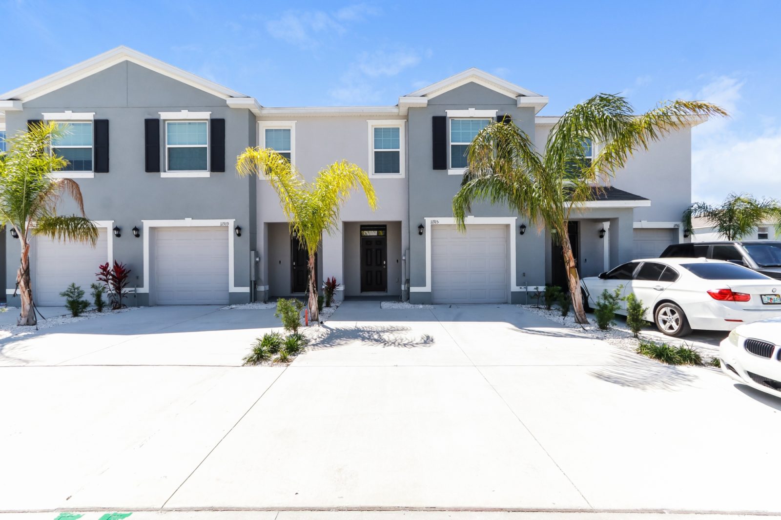 000 front view 13677395