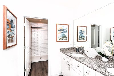 004 009 Main Bathroom EOH00047