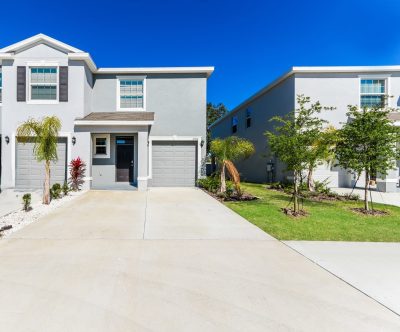 014 photo front view 13675326