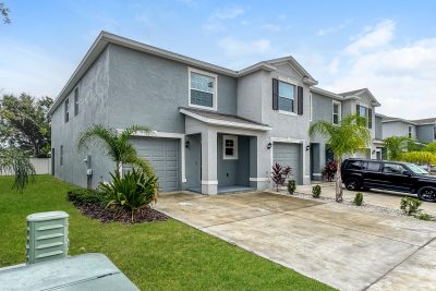 000 Front View EOH00106