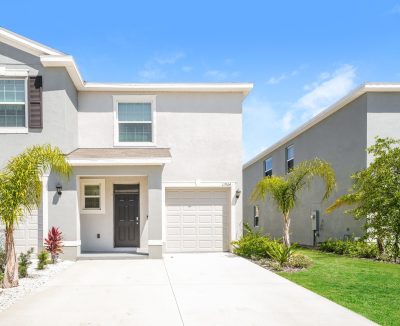 000 photo front view 13677874 1