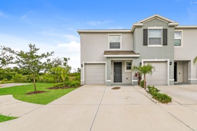 014 photo front view 15422974
