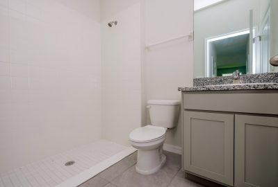 013 photo bathroom 11002595