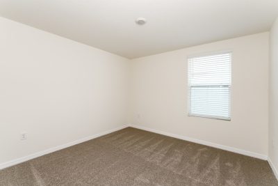 012 photo bedroom 11002680
