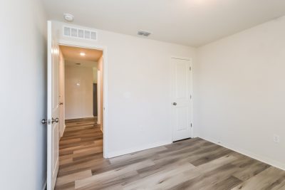 009 Bedroom ET21004