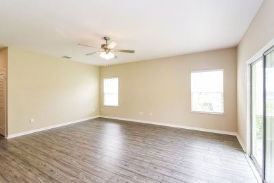 003 Living Room ET41069