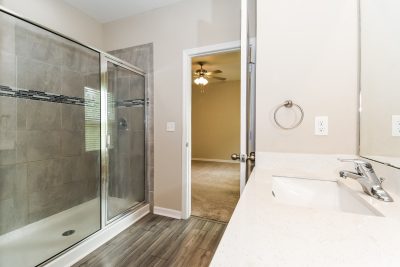 009 Main Bathroom ET41069