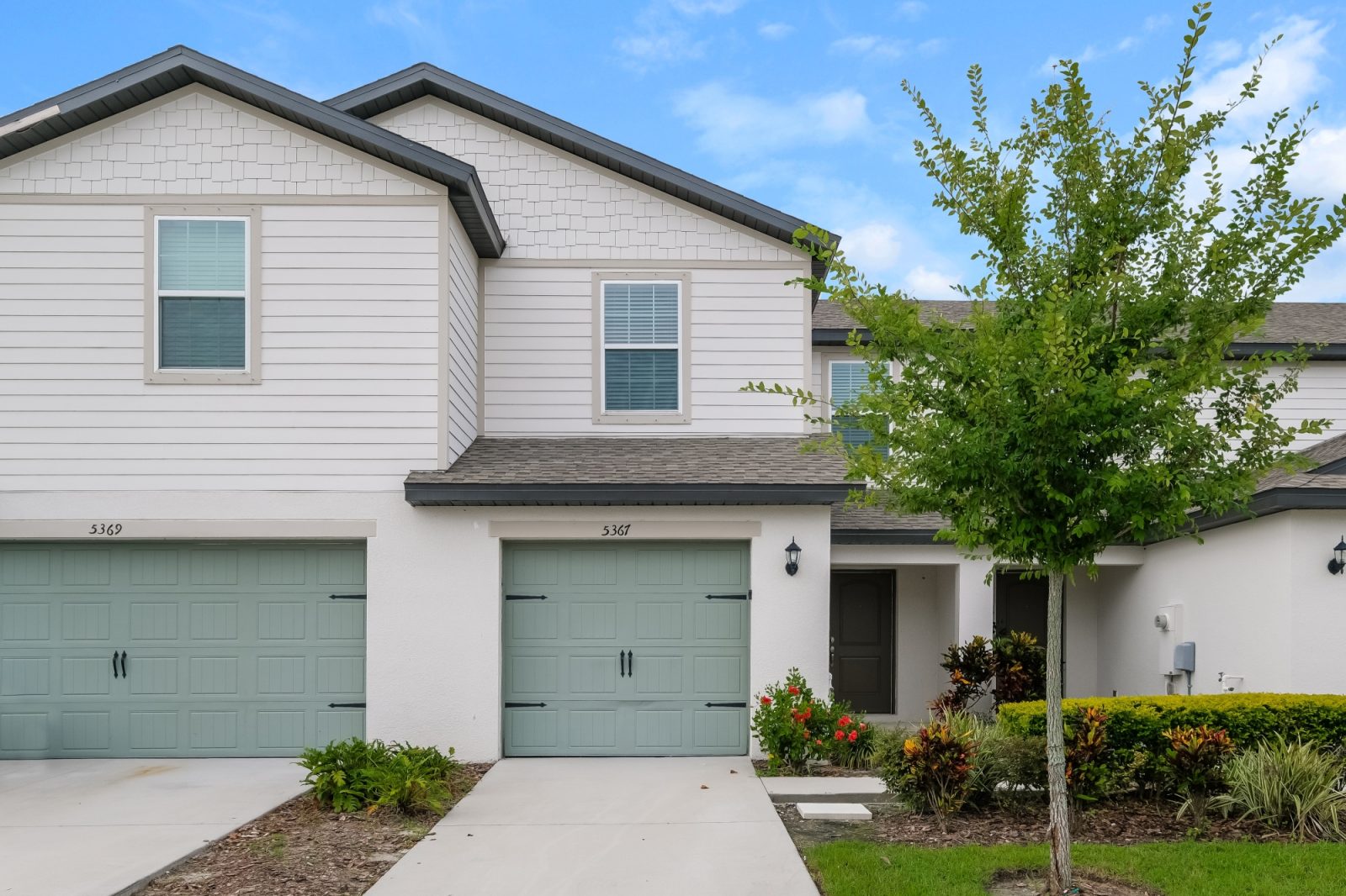 000 Front View ET31302